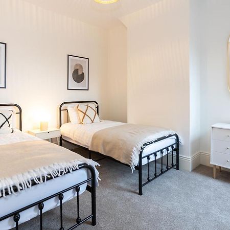 Stunning Scandi 3 Bed House In Manchester-Parking Villa Buitenkant foto