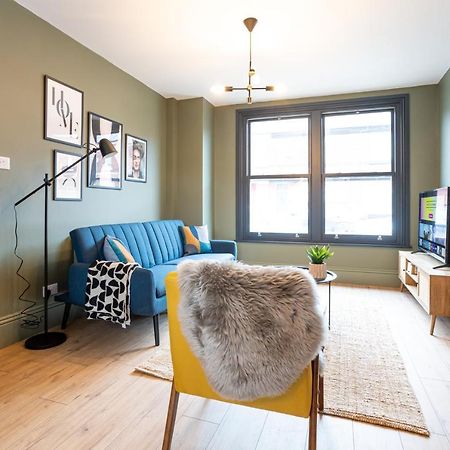 Stunning Scandi 3 Bed House In Manchester-Parking Villa Buitenkant foto