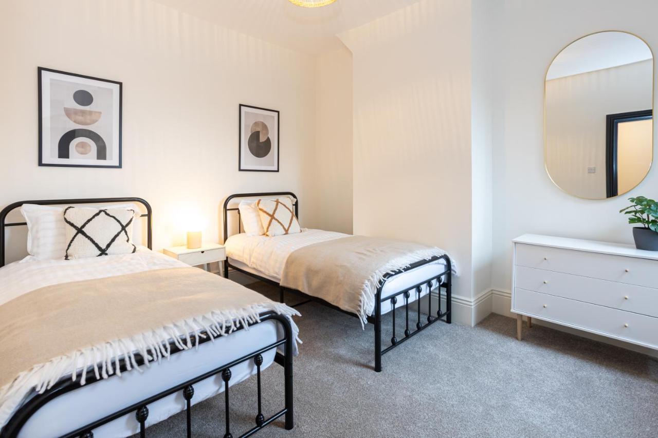 Stunning Scandi 3 Bed House In Manchester-Parking Villa Buitenkant foto