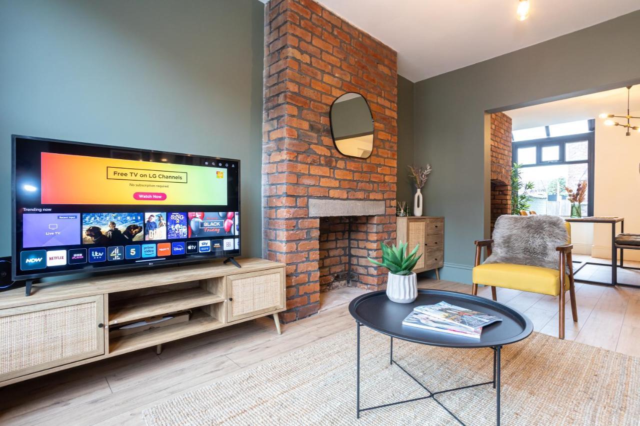Stunning Scandi 3 Bed House In Manchester-Parking Villa Buitenkant foto