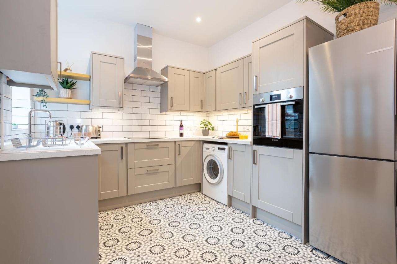 Stunning Scandi 3 Bed House In Manchester-Parking Villa Buitenkant foto